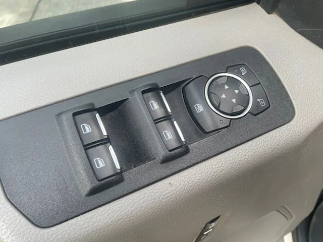 Used 2019 White Ford XL image 15