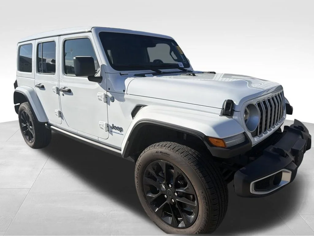 Used 2025 White Jeep Sahara 4xe image 17