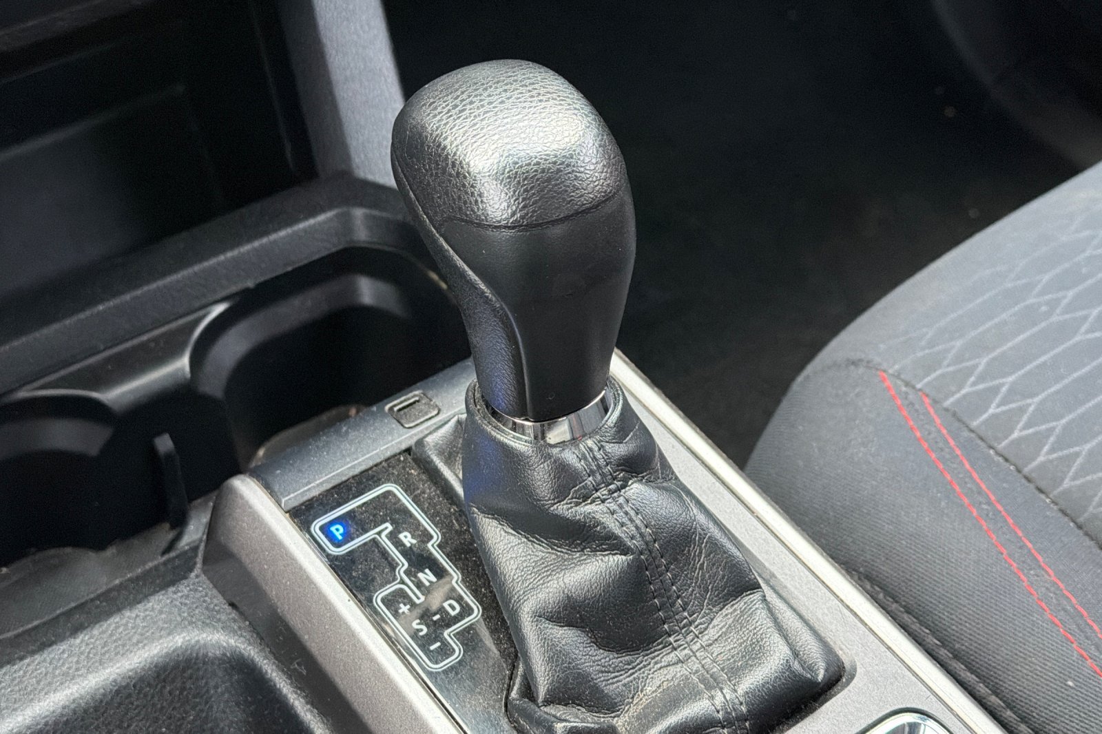 Used 2019 White Toyota SR5 image 26