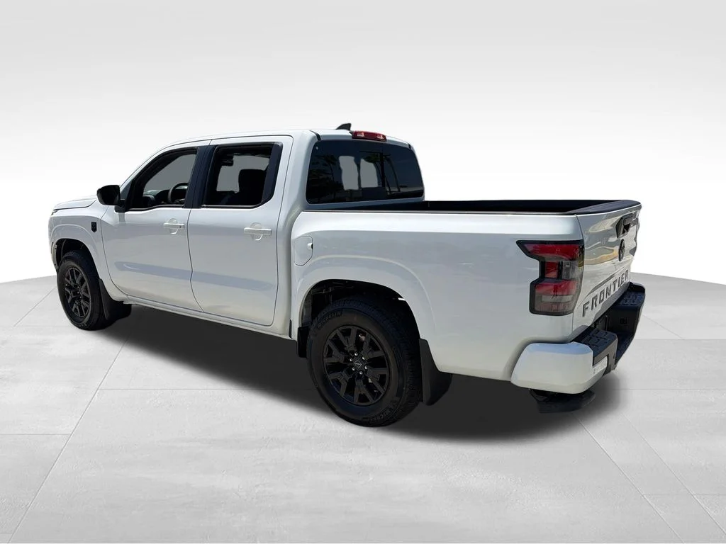 New 2026 Glacier White Nissan Crew Cab SV image 5