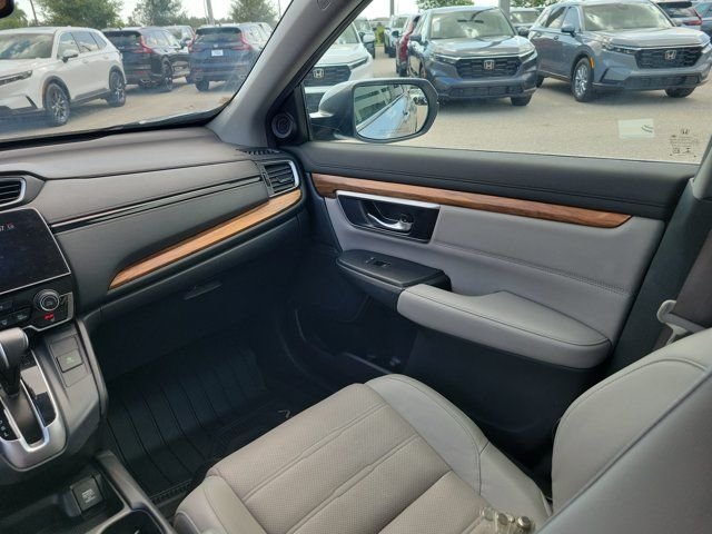 Used 2018 Lunar Silver Metallic Honda Touring image 19