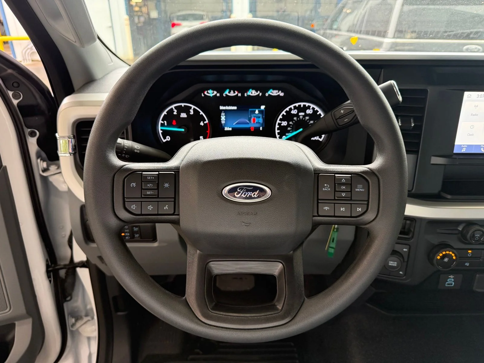 2025 Ford F-350 Super Duty Chassis Cab XL - Photo 13