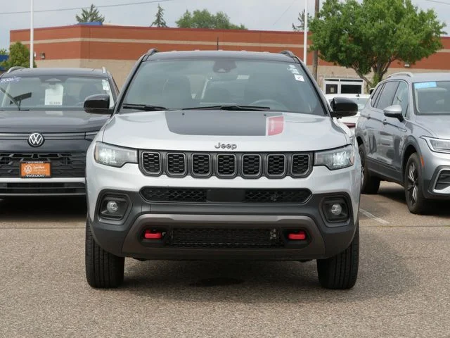 Used 2024 Silver Jeep Trailhawk image 2
