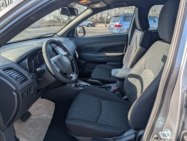 New 2026 Mercury Gray Metallic Mitsubishi 2.0 Trail Edition image 4