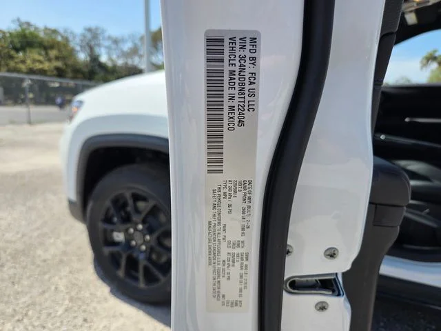 New 2026 Bright White Clear-Coat Exterior Paint Jeep Latitude image 18