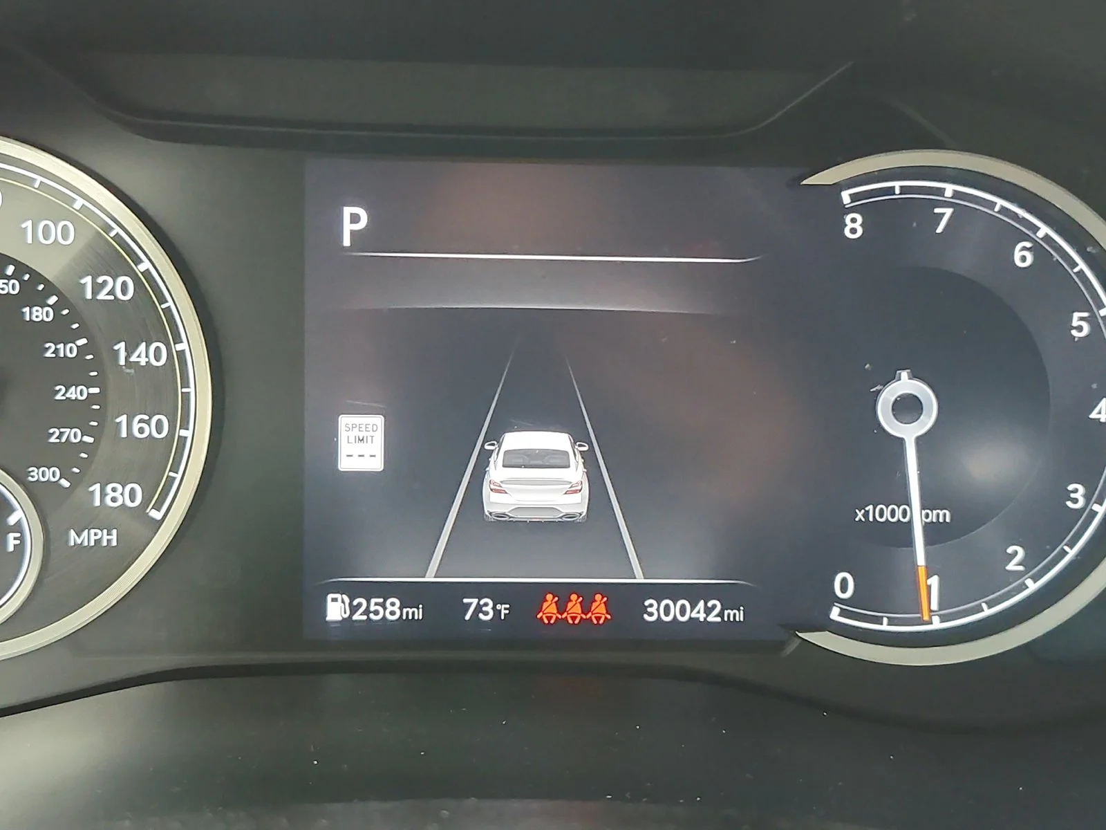 2025 GENESIS G70 Standard - Photo 13