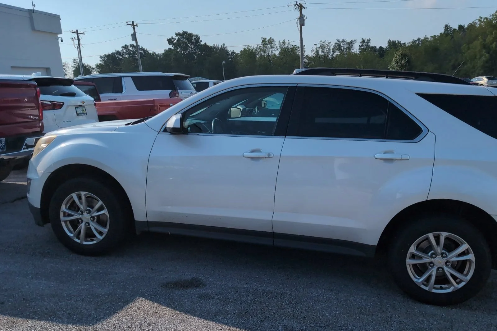 Used 2017 IRIDESCENT PEARL TRICOAT Chevrolet LT image 9