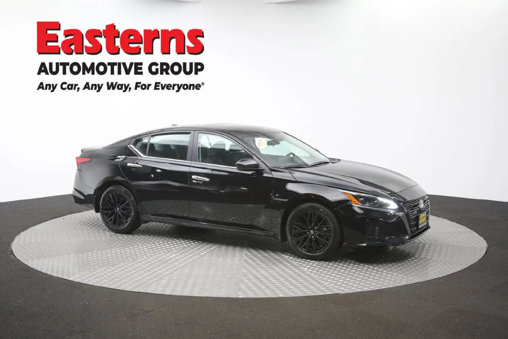 Used 2025 Black Nissan 2.5 SV image 49