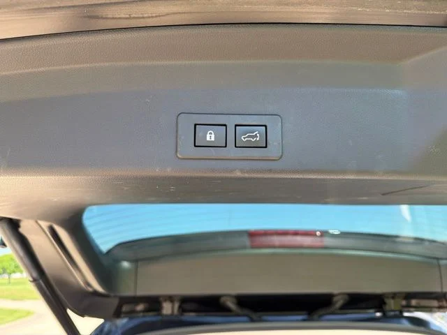 Used 2022 Black Subaru Onyx Edition image 16