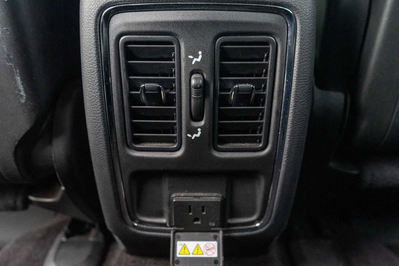 Used 2019 Bright White Clearcoat Jeep Altitude image 30