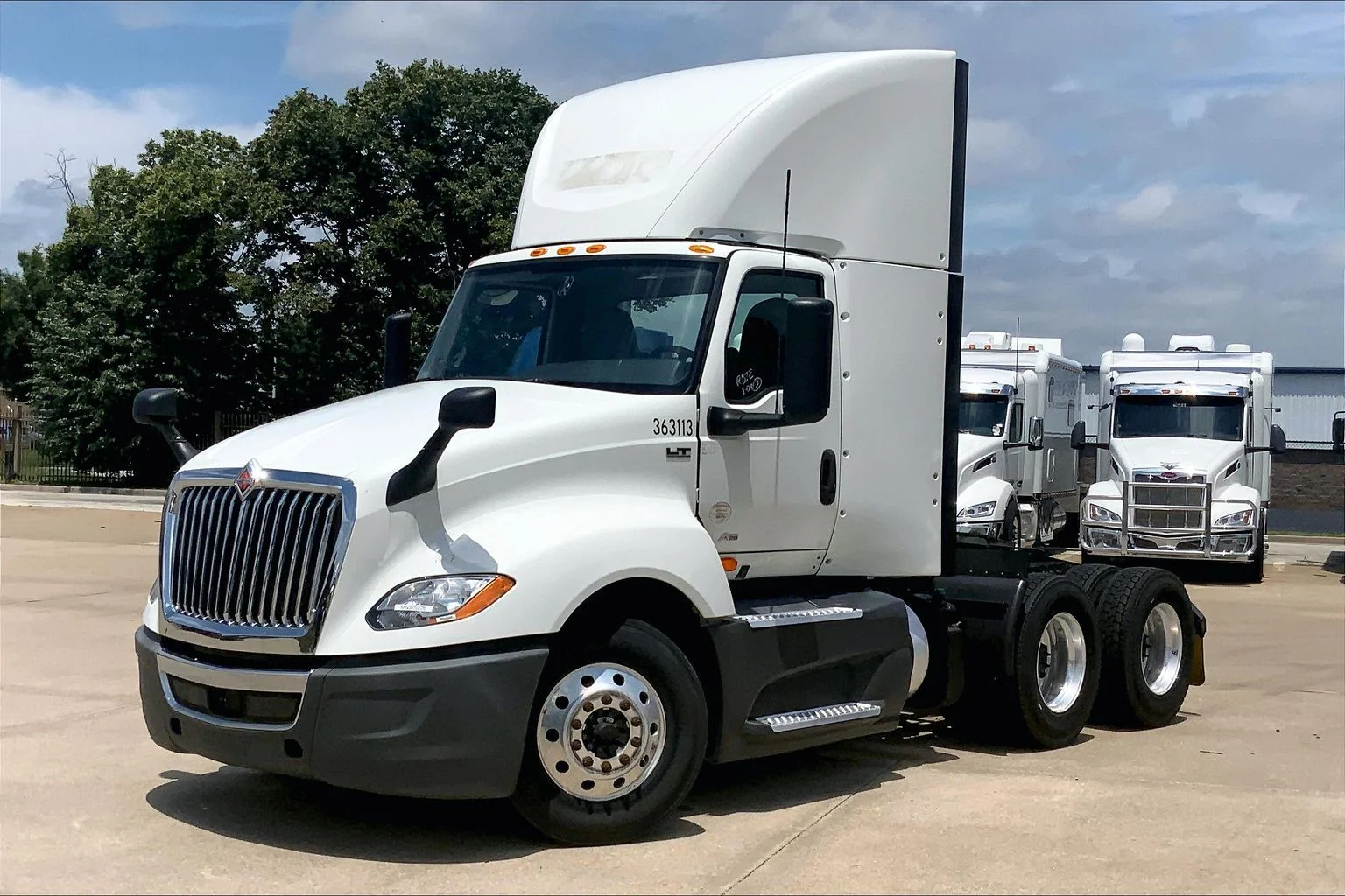 Used 2021 WHITE International  image 3