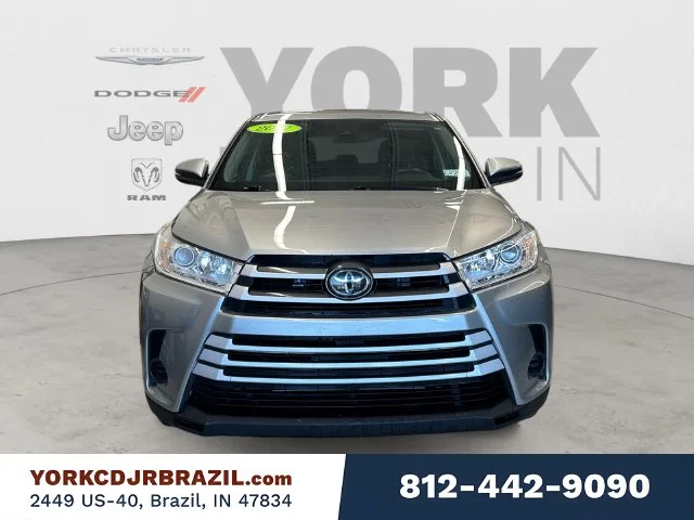 Used 2017 Silver Toyota LE image 8