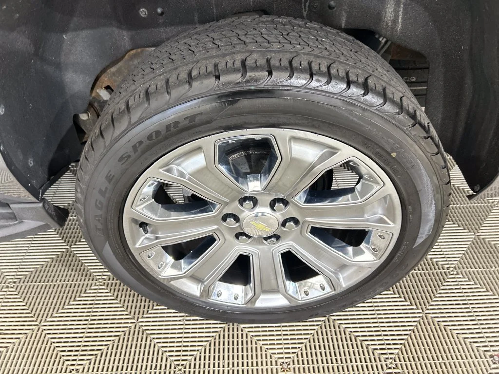 Used 2019 Gray Chevrolet LT image 10