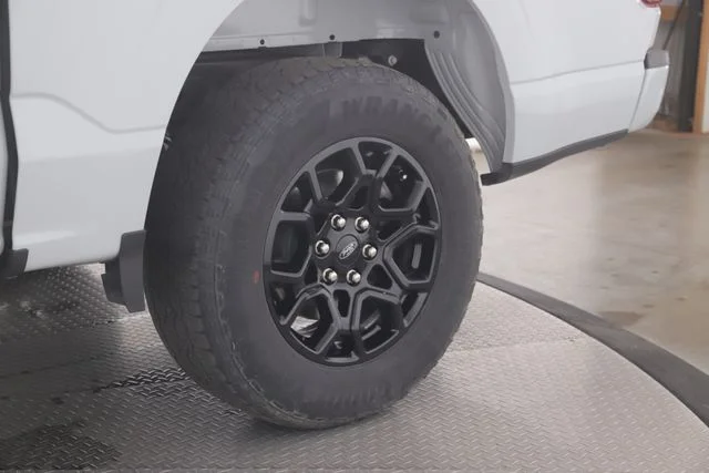 Used 2024 Silver Ford XLT image 14