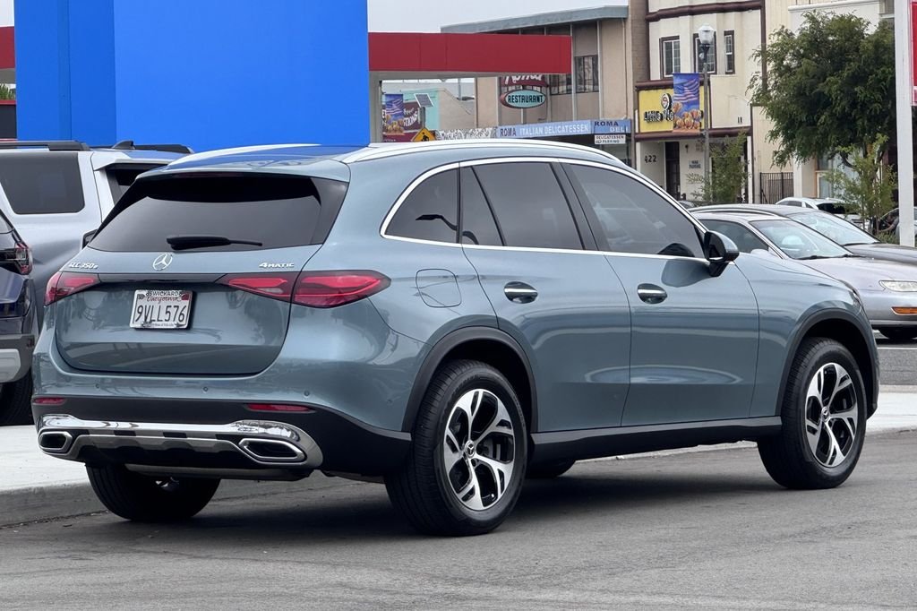 Used 2026 Verde Silver Metallic Mercedes-Benz GLC 350e image 4