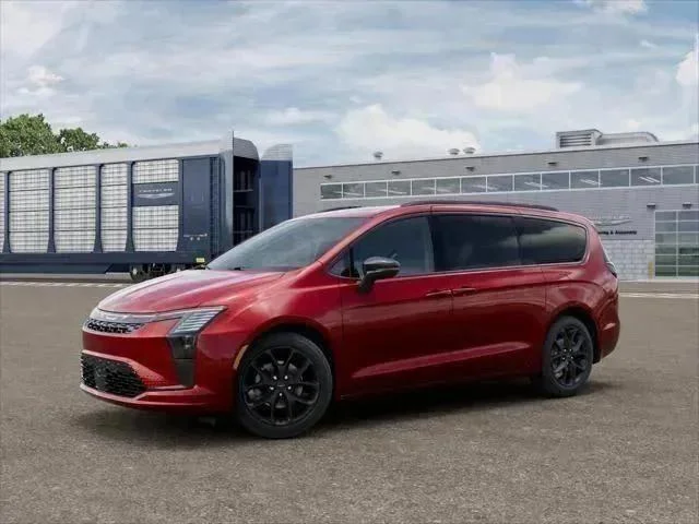 New 2027 Red Hot Pearl-Coat Exterior Paint Chrysler Limited image 1