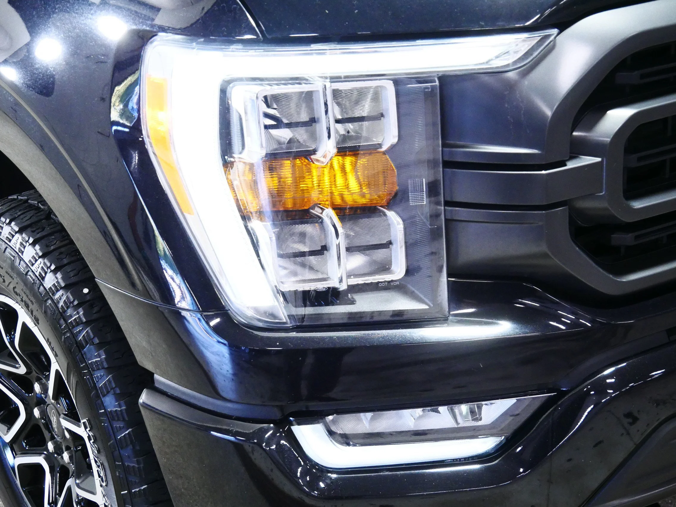 Used 2021 Agate Black Metallic Ford XLT image 16