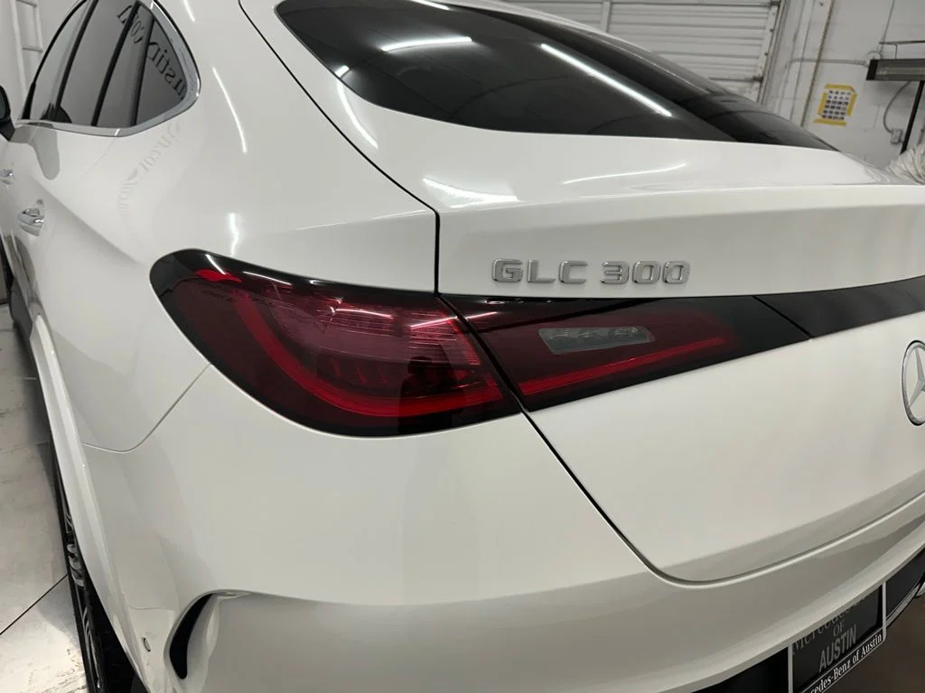 New 2027 White Mercedes-Benz GLC 300 image 11