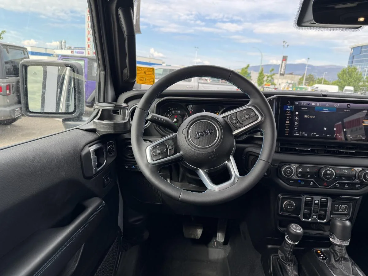 Used 2024 Silver Jeep High Altitude image 13