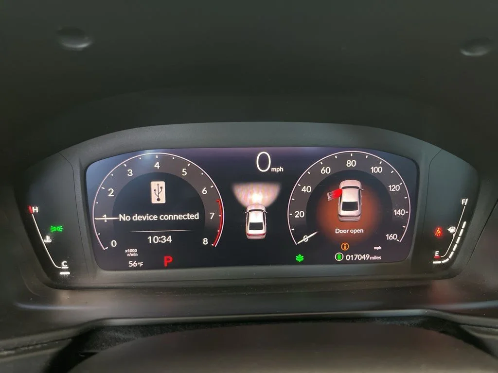 Used 2023 White Honda EX image 9