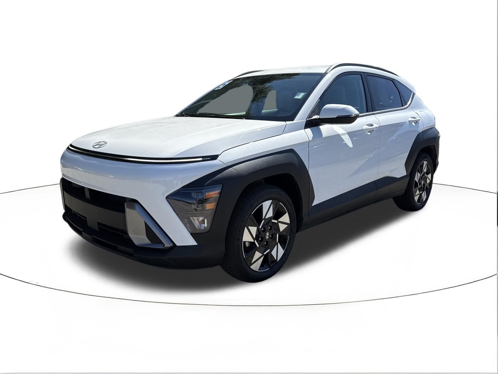 Used 2025 Atlas White Hyundai SEL image 7