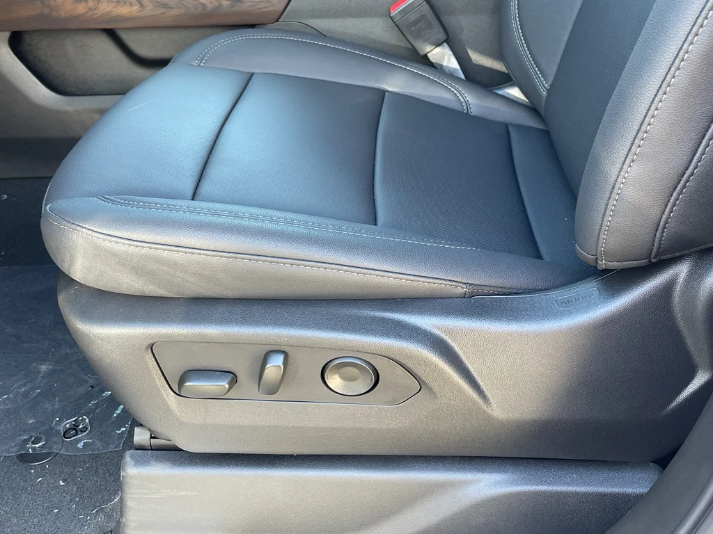 2025 GMC Sierra 3500HD SLT - Photo 18