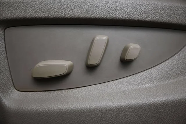 Used 2018 SUMMIT WHITE GMC SLT image 11