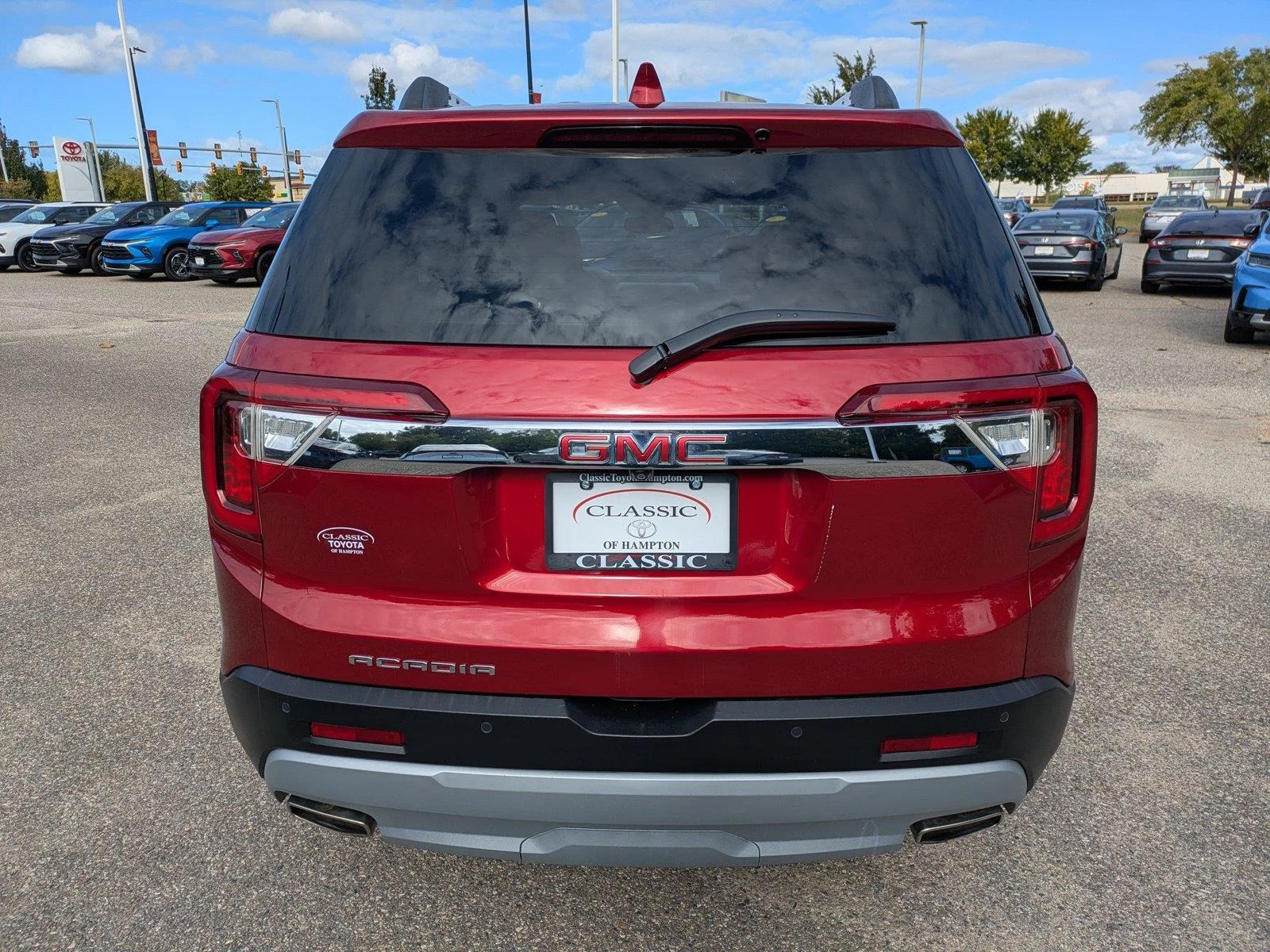 Used 2023 Volcanic Red Tintcoat GMC SLT image 5