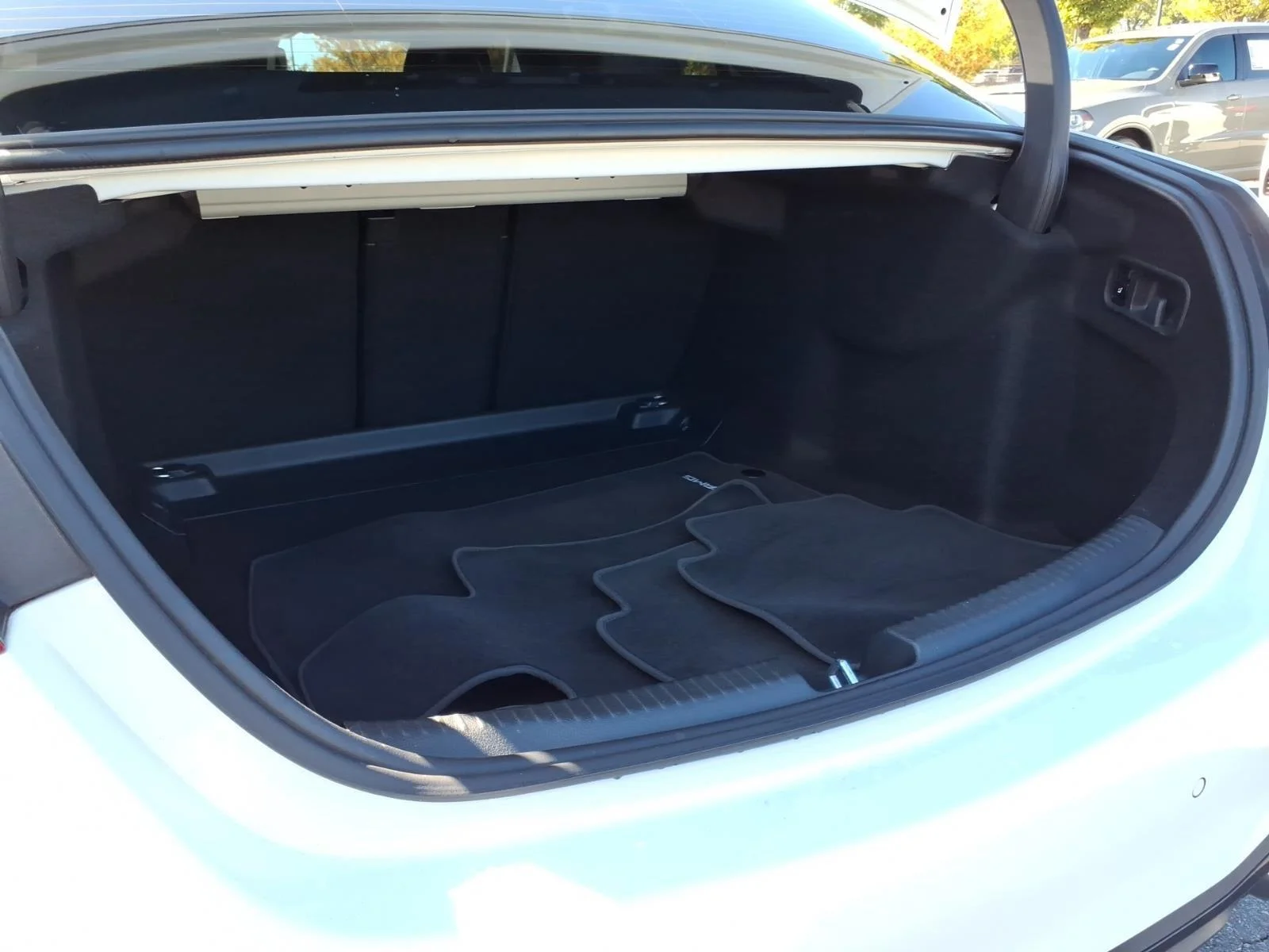 Used 2023 Polar White Mercedes-Benz C 300 image 32