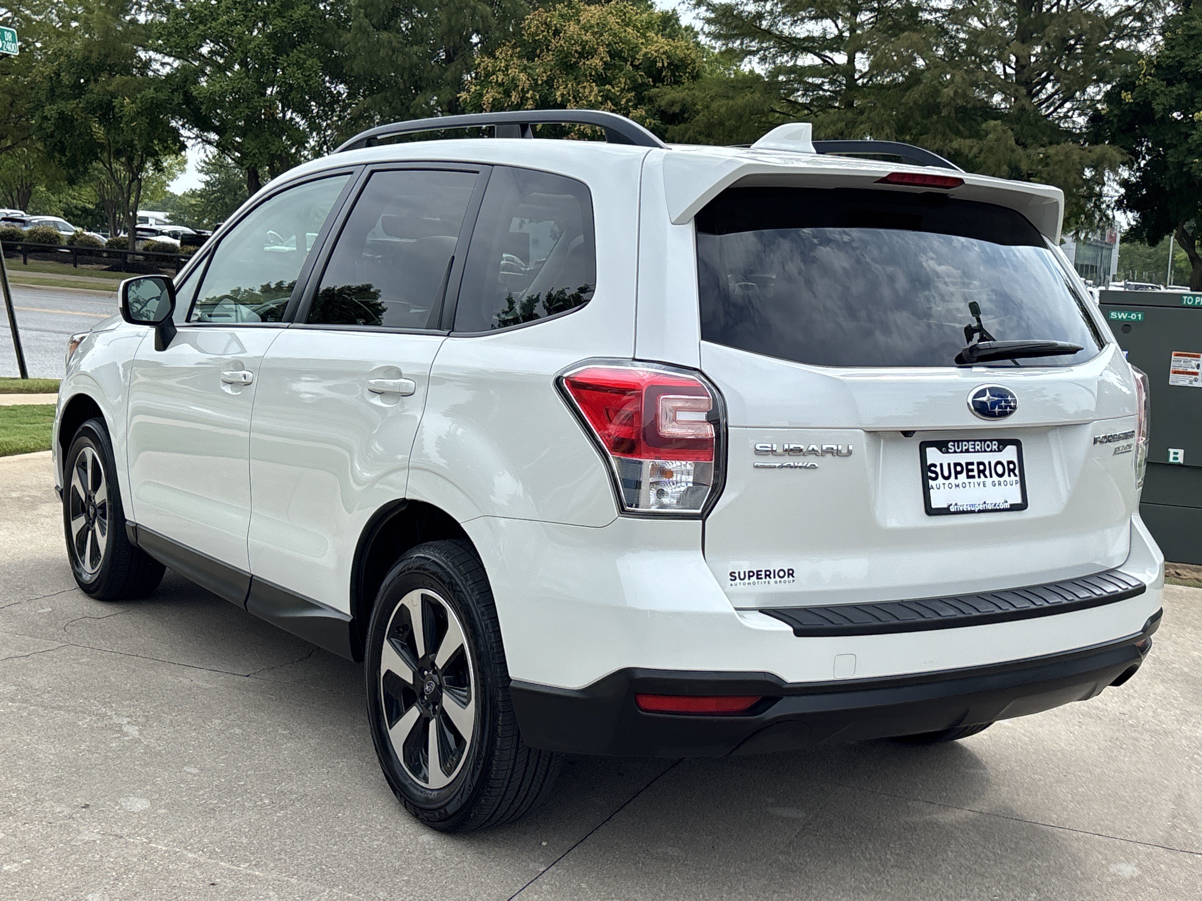 Used 2017 Crystal White Pearl Subaru 2.5i Premium AWD image 9