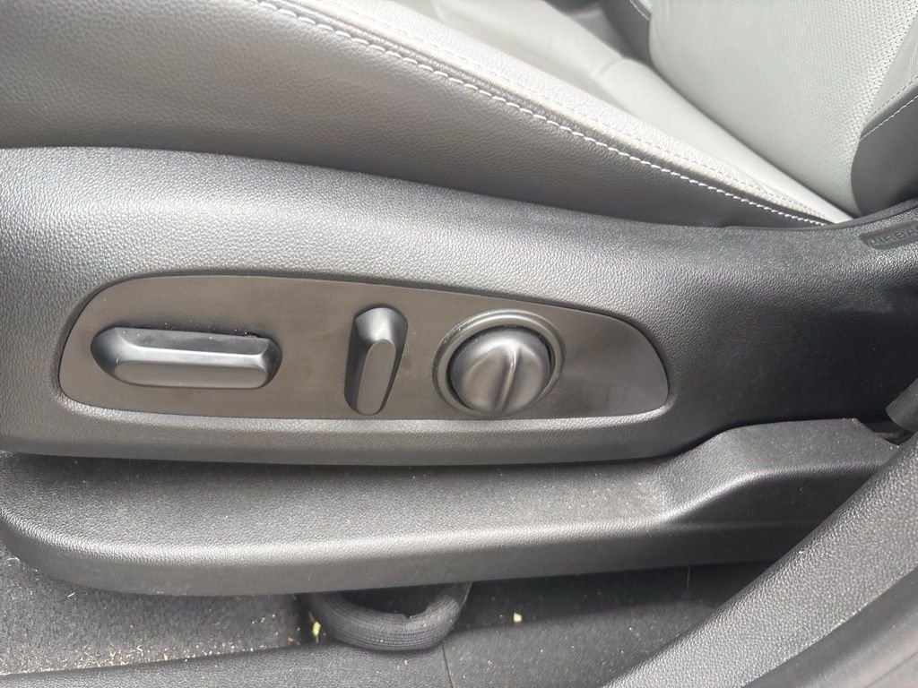 Used 2020 Midnight Blue Metallic Chevrolet Premier image 14