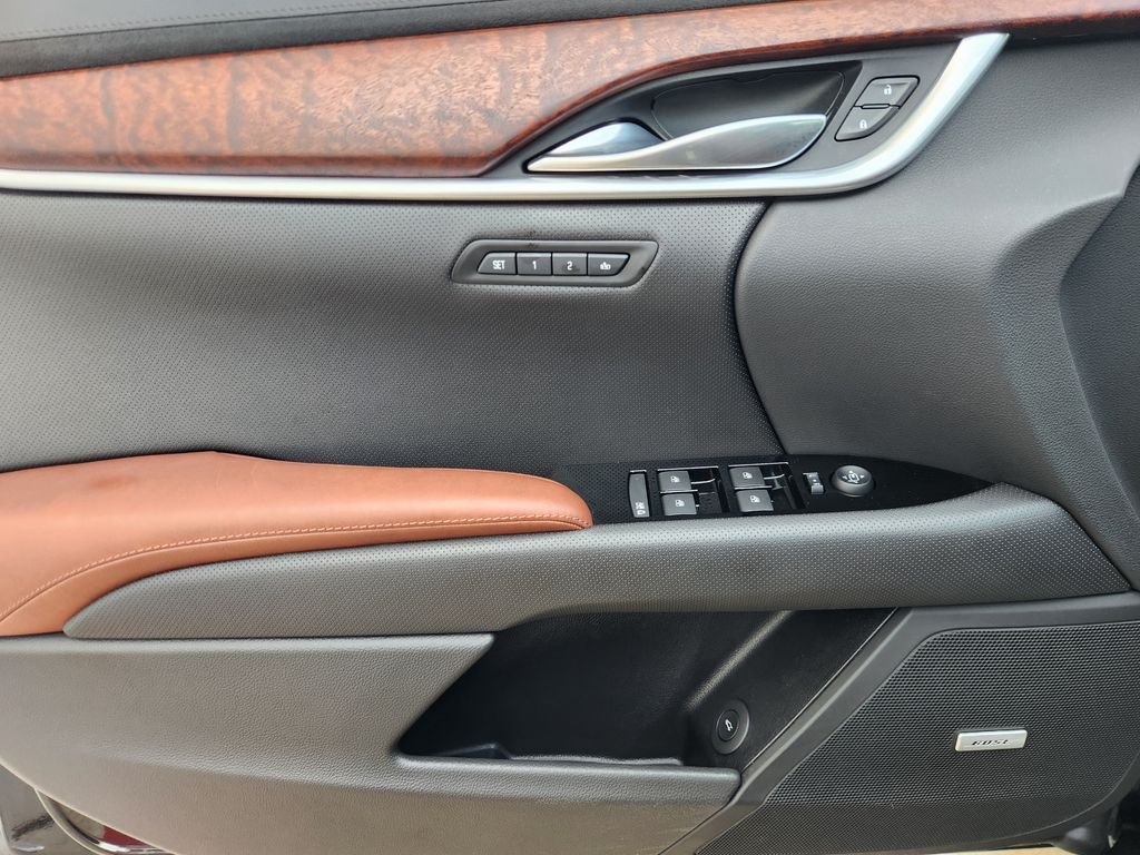 Used 2018 Black Raven Cadillac Luxury image 22