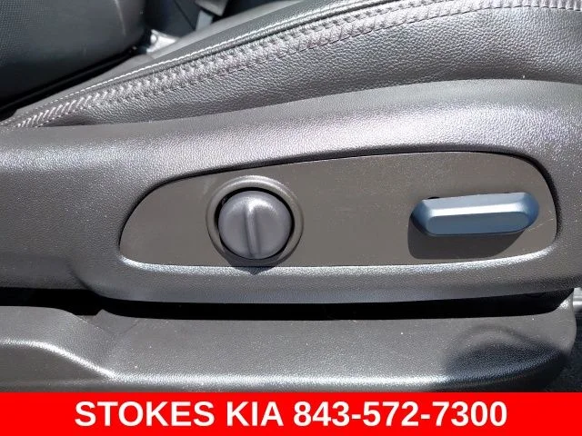 Used 2023 Silver GMC Denali image 31