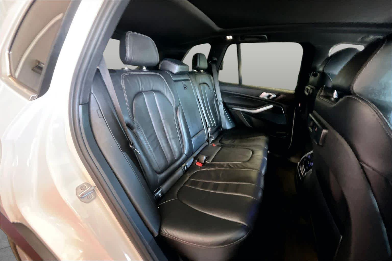 Used 2019 Alpine White BMW xDrive40i image 20