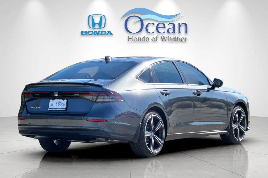 New 2026 Meteorite Gray Metallic Honda SE image 4