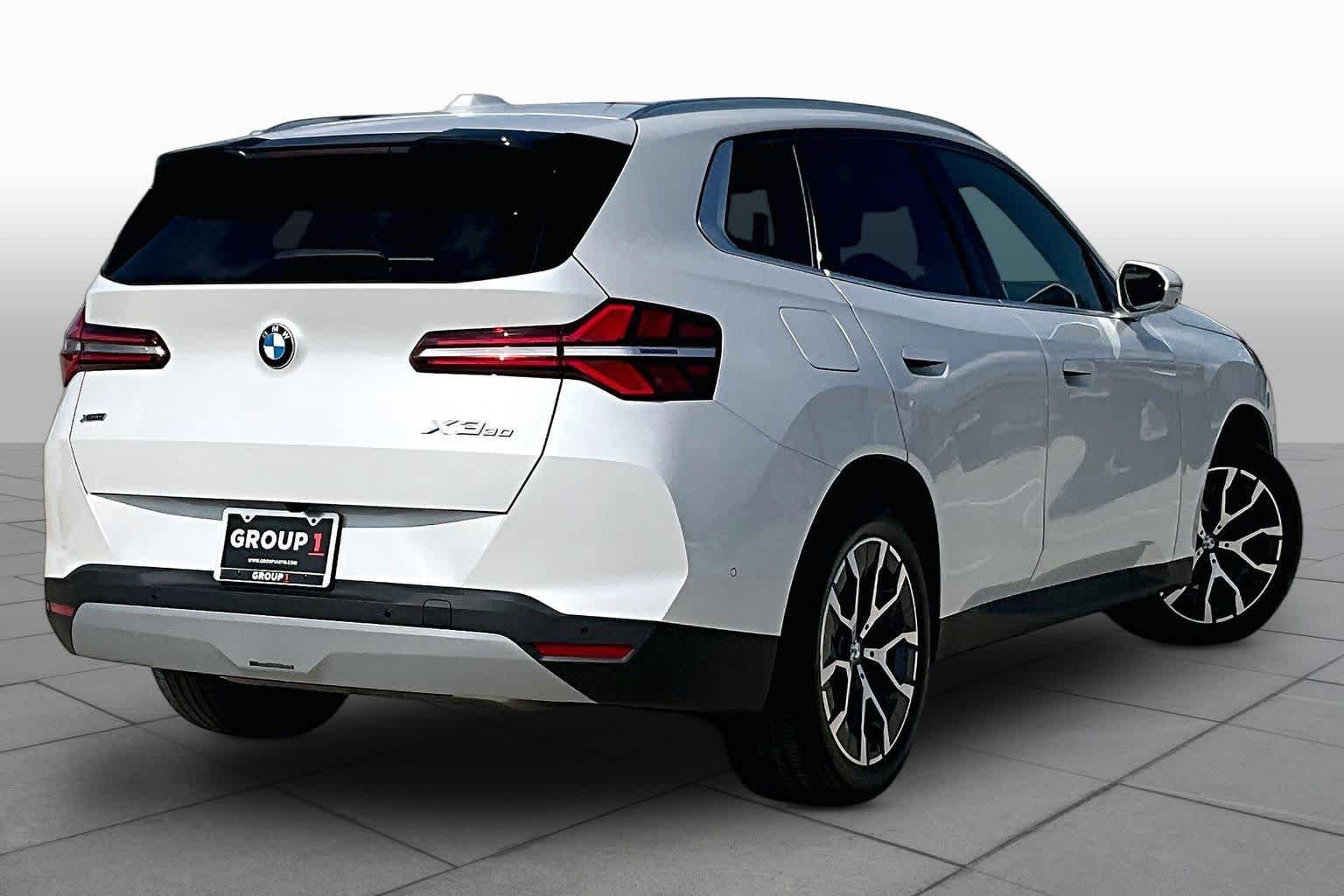 Used 2026 Mineral White Metallic BMW 30 xDrive image 12