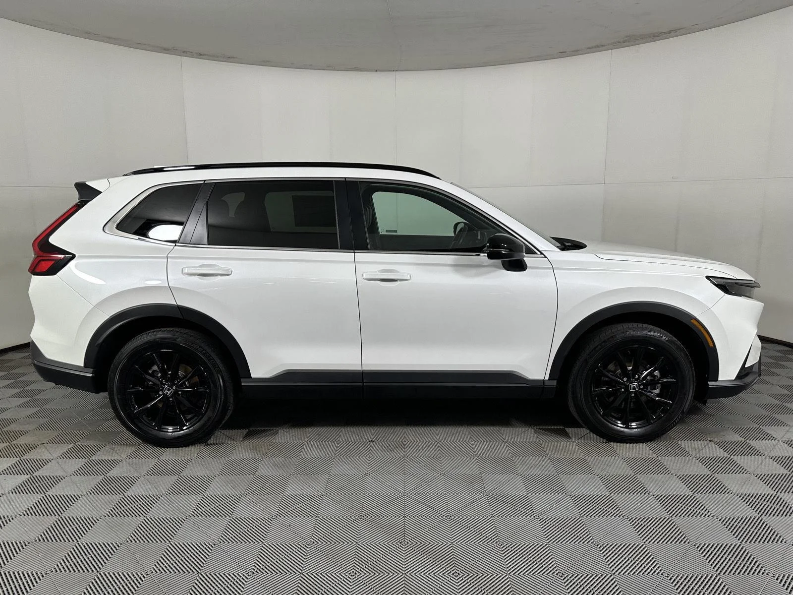 Used 2024 Platinum White Pearl Honda Sport-L image 9