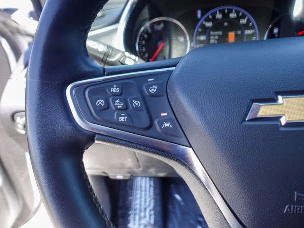 Used 2024 Summit White Chevrolet LT image 13