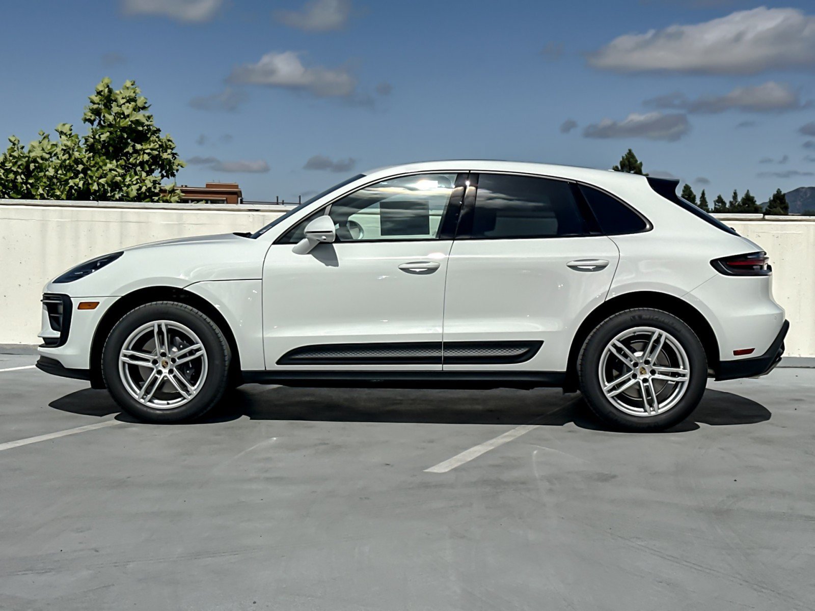 New 2026  Porsche Macan (AWD) image 2