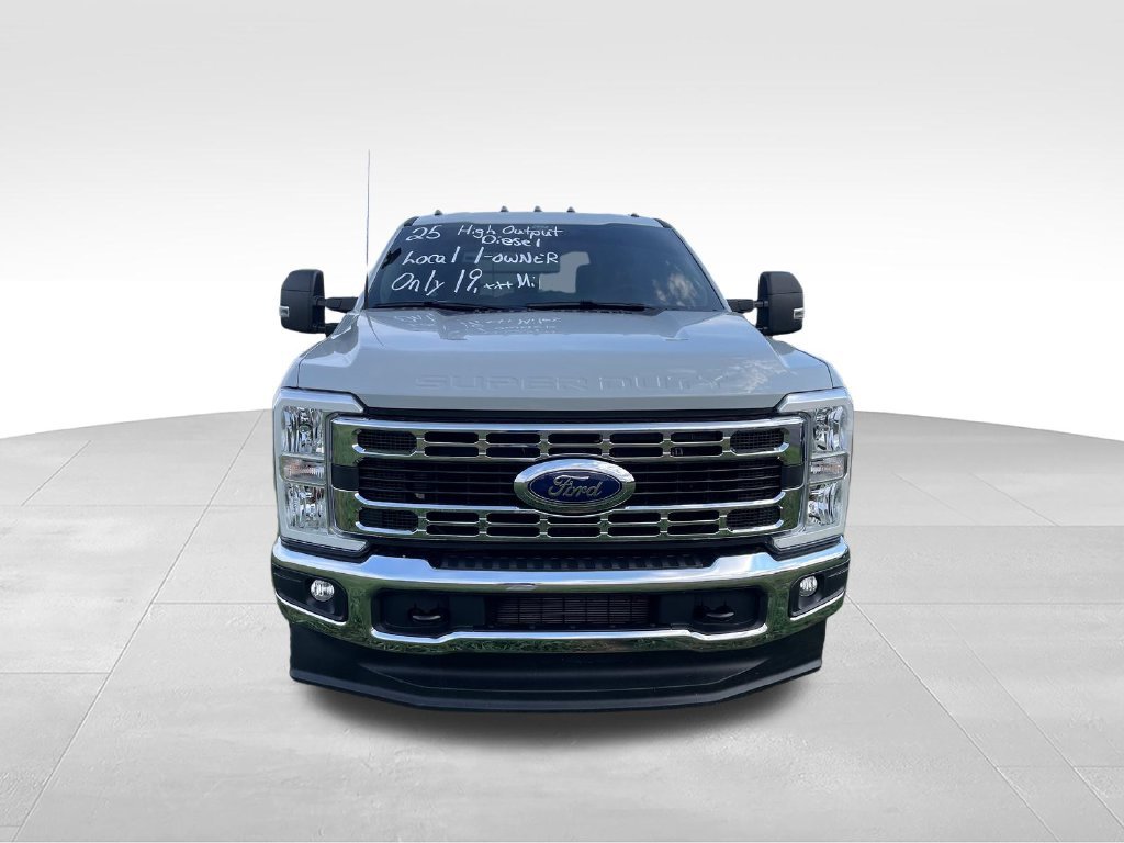 Used 2025 White Ford XL image 8