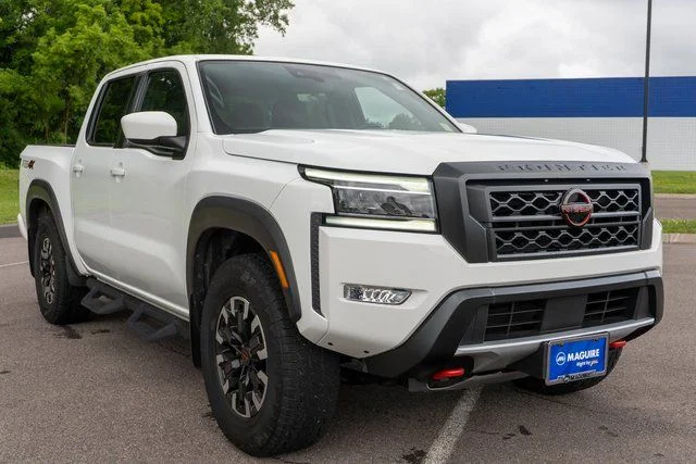 Used 2023 White Nissan PRO-4X image 4