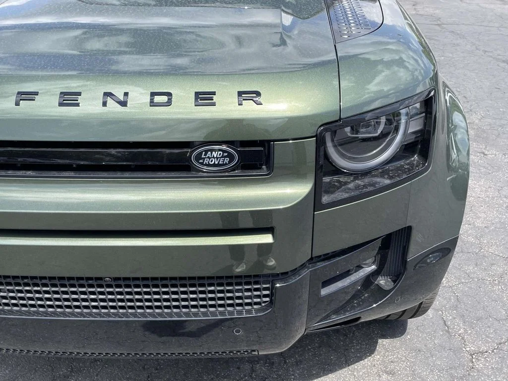 New 2026 Woolstone Green Land Rover X-Dynamic SE image 7