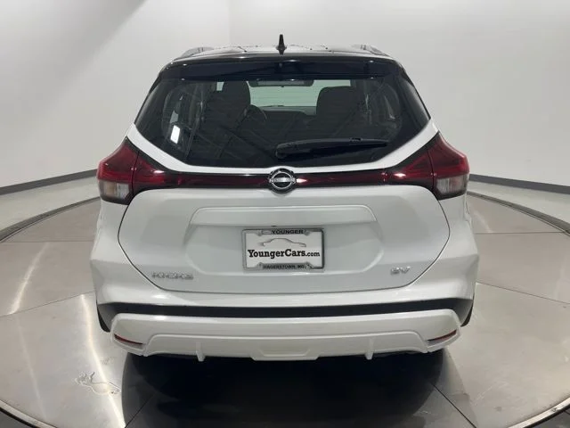 Used 2024 White Nissan SV image 4