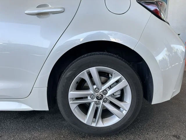 Used 2019 White Toyota SE image 10