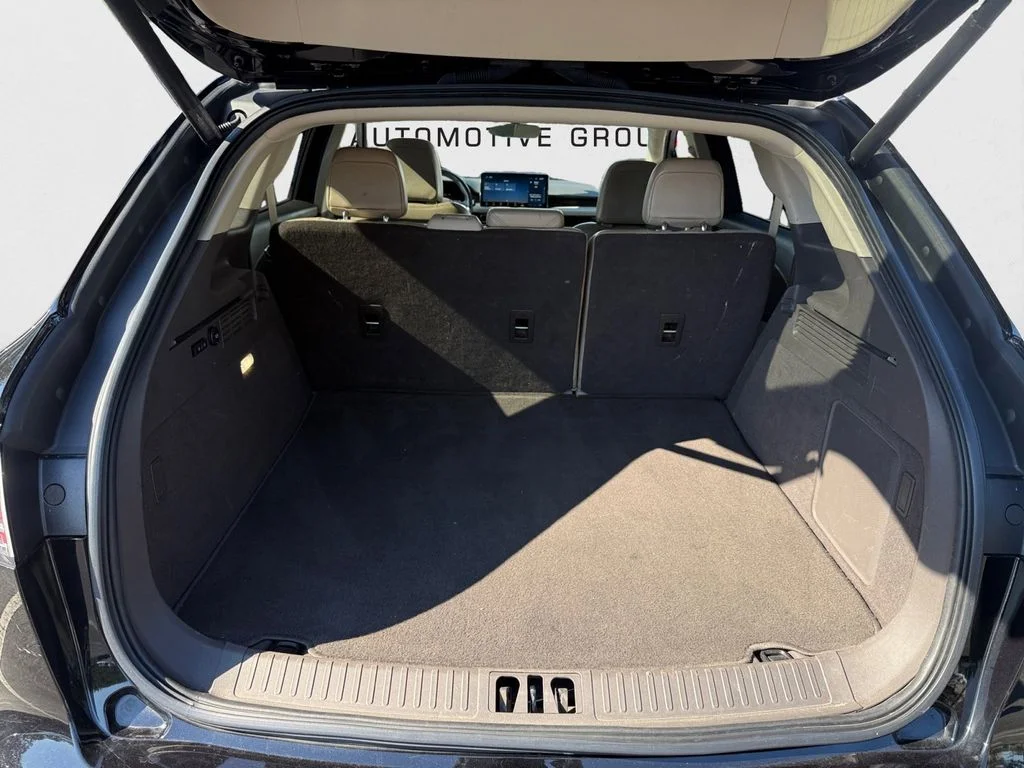 Used 2023 Black Lincoln Reserve image 13