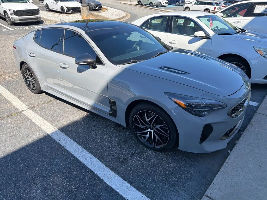 Used 2023 White Kia GT-Line image 6