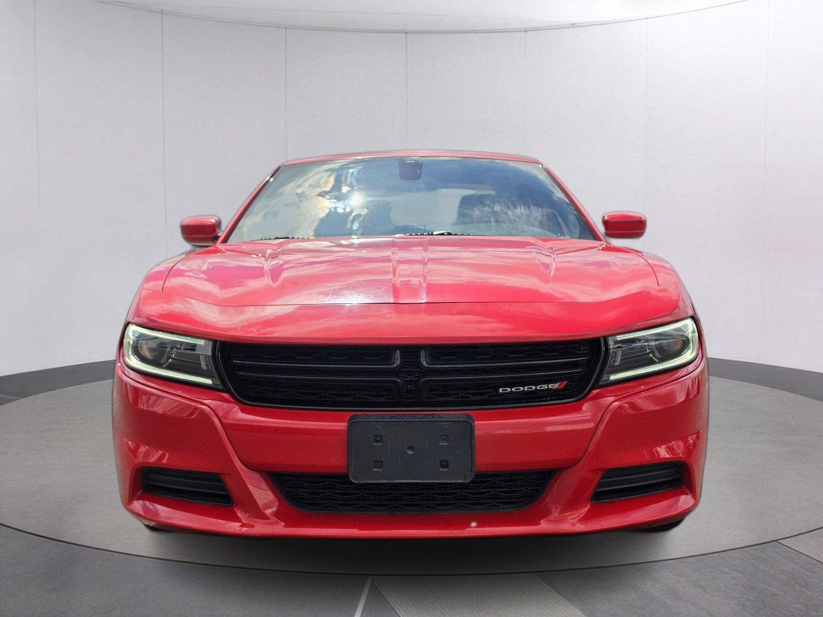 Used 2022 Torred Clearcoat Dodge SXT image 8