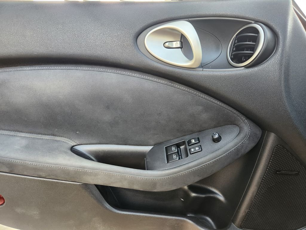 Used 2016 Black Cherry Nissan Touring image 25