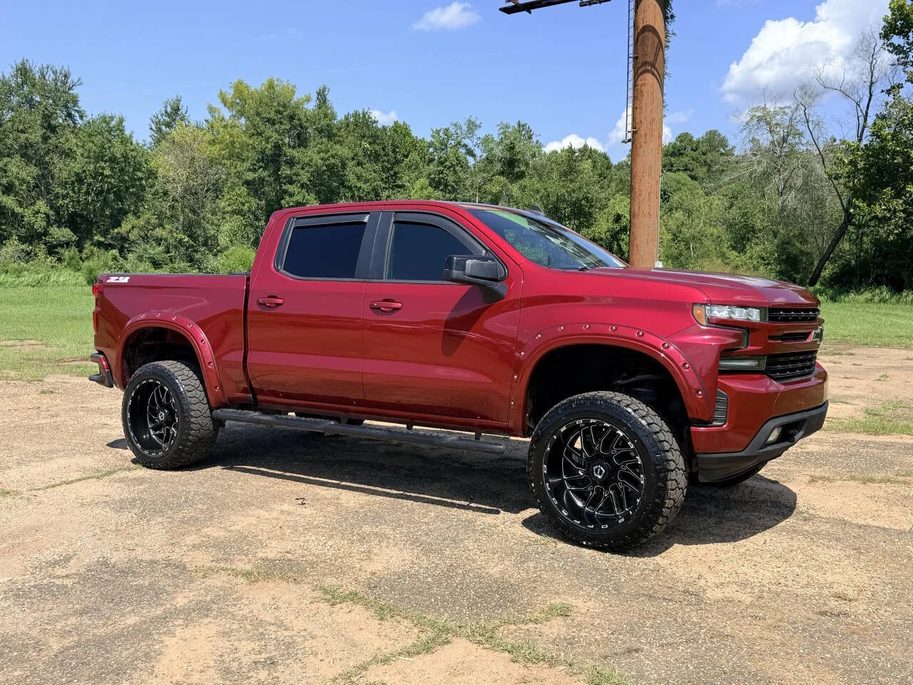 Used 2019 Maroon Chevrolet RST 4x4 4dr Crew Cab 5.8 ft. SB image 7