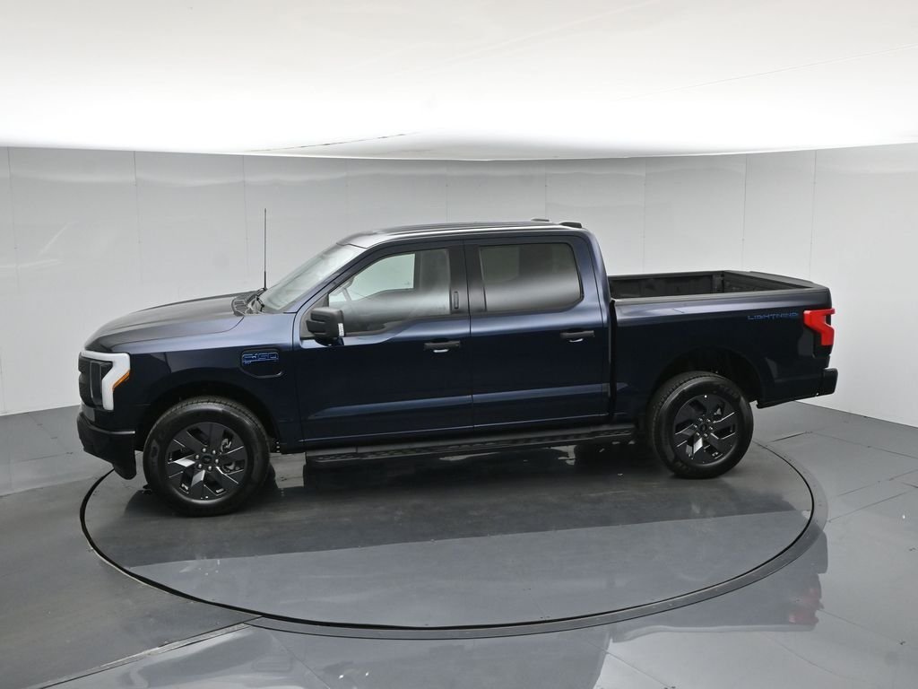 Used 2024 Blue Ford XLT image 46